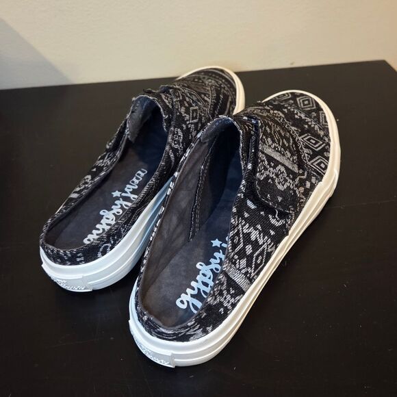 Gypsy Jazz slip on sneaker - Picture 2 of 5